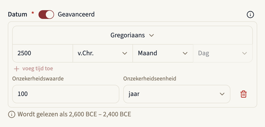 Het veld Datum van een gebeurtenis met Geavanceerd aan: de keuzelijst Kalender op Gregoriaans, het jaar 2500 met het tijdperk v.Chr., een onzekerheid van 100 jaar en het bereik waarin de datum wordt gelezen