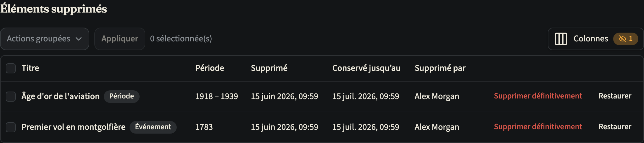 La liste « Éléments supprimés » d'une frise, avec une période et un événement supprimés, chacun avec sa date de suppression, sa date « Conservé jusqu’au », la personne qui l'a supprimé et les boutons « Supprimer définitivement » et « Restaurer »