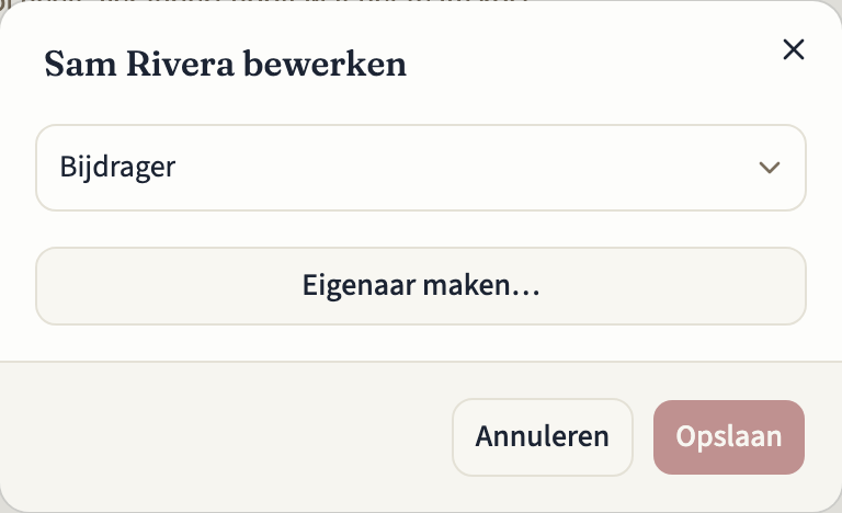 Het venster om een teamlid te bewerken, met de rol Bijdrager, een knop Eigenaar maken… en de knoppen Annuleren en Opslaan