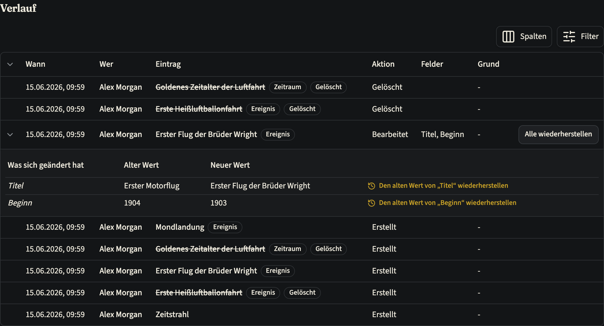 Der Tab „Verlauf“ mit erstellten, bearbeiteten und gelöschten Einträgen; eine Bearbeitung ist aufgeklappt und zeigt alten und neuen Titel und Beginn, den Button „Alle wiederherstellen“ und für jedes Feld einen eigenen Link zum Wiederherstellen