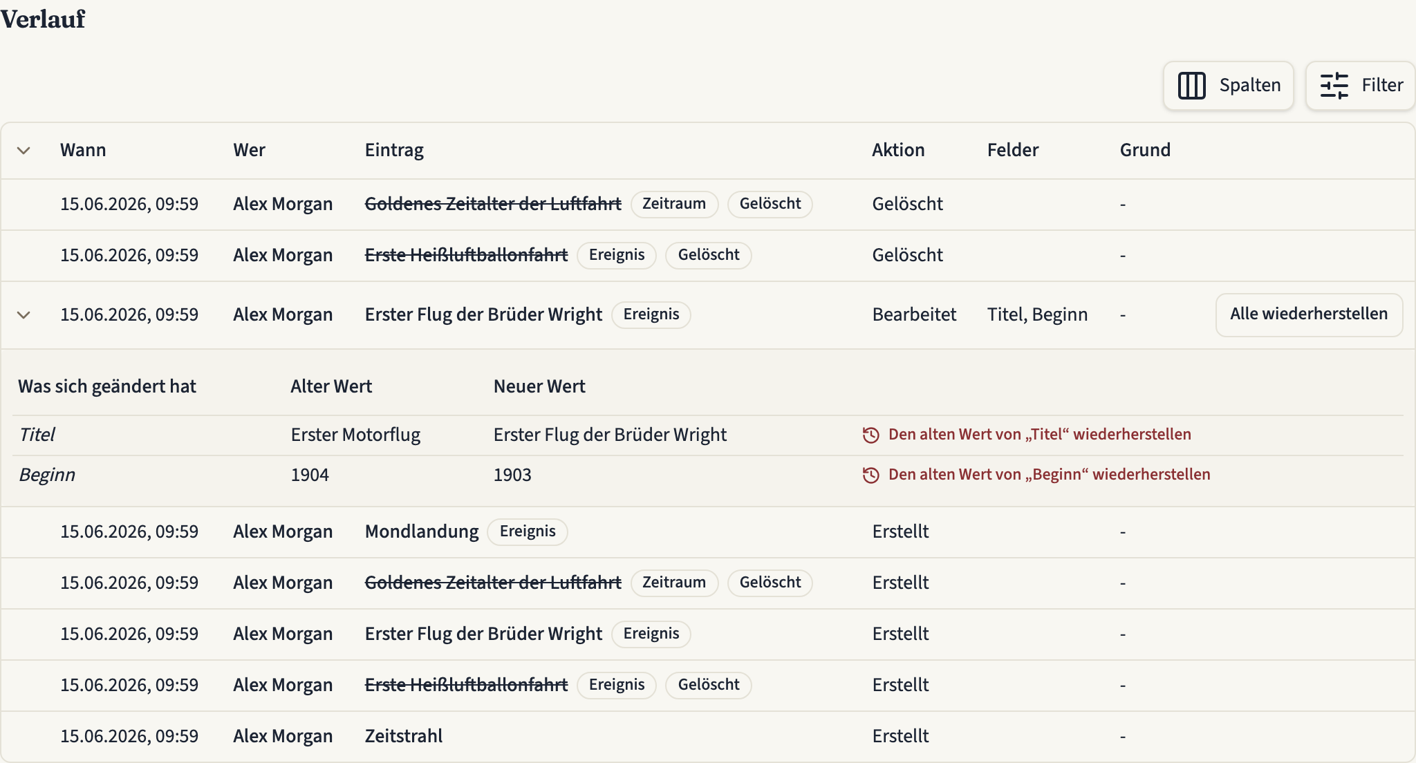 Der Tab „Verlauf“ mit erstellten, bearbeiteten und gelöschten Einträgen; eine Bearbeitung ist aufgeklappt und zeigt alten und neuen Titel und Beginn, den Button „Alle wiederherstellen“ und für jedes Feld einen eigenen Link zum Wiederherstellen